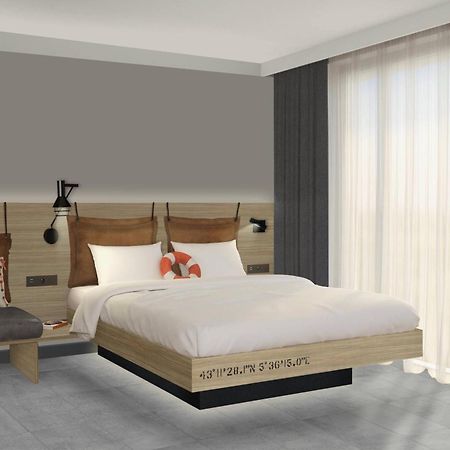 Moxy La Ciotat Hotel ภายนอก รูปภาพ