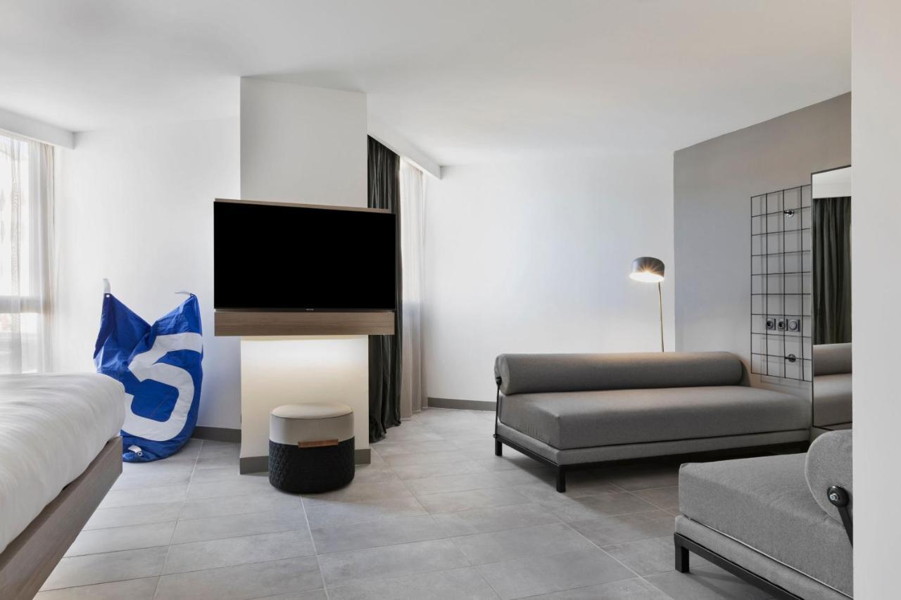 Moxy La Ciotat Hotel ภายนอก รูปภาพ