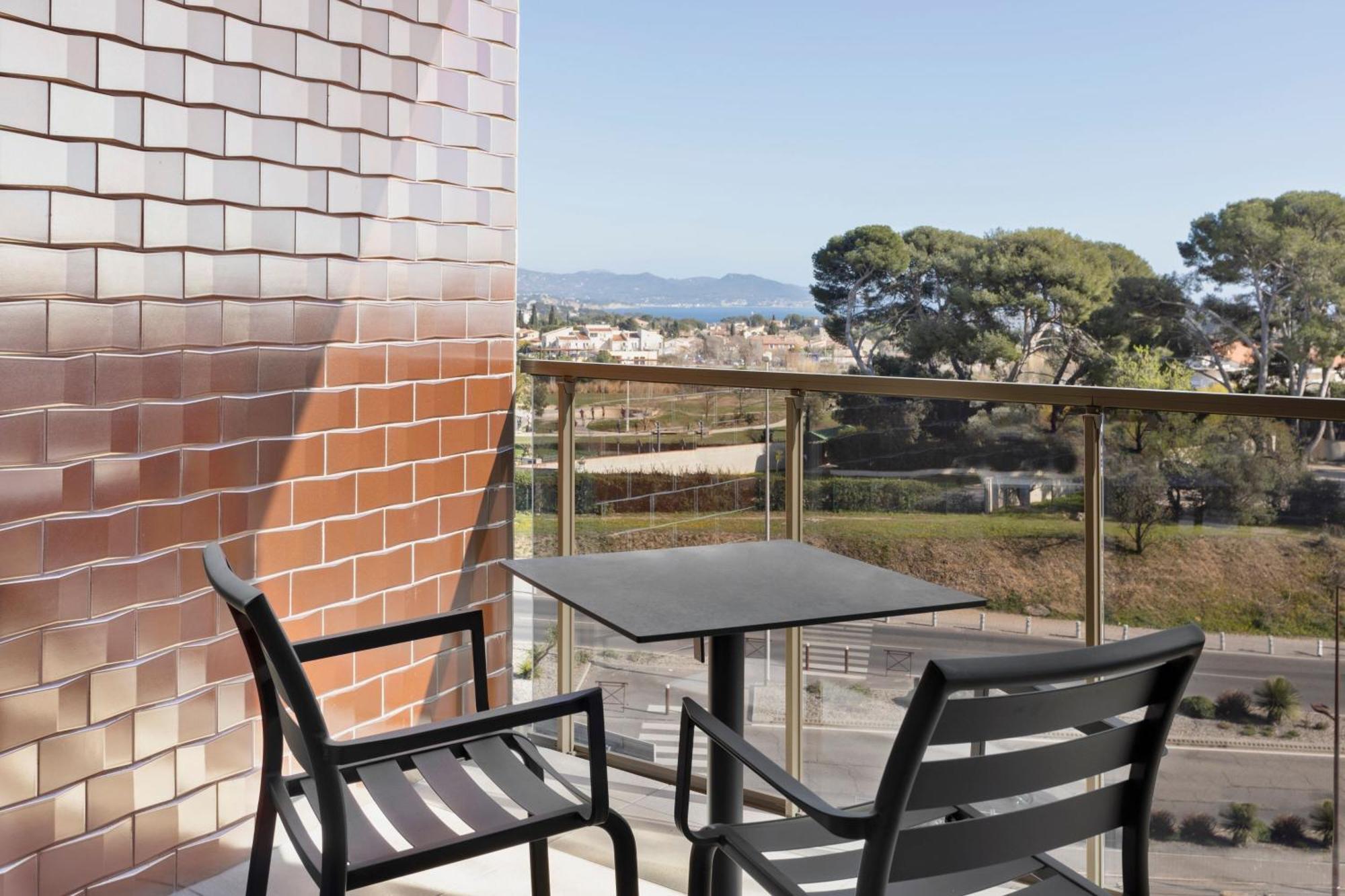 Moxy La Ciotat Hotel ภายนอก รูปภาพ