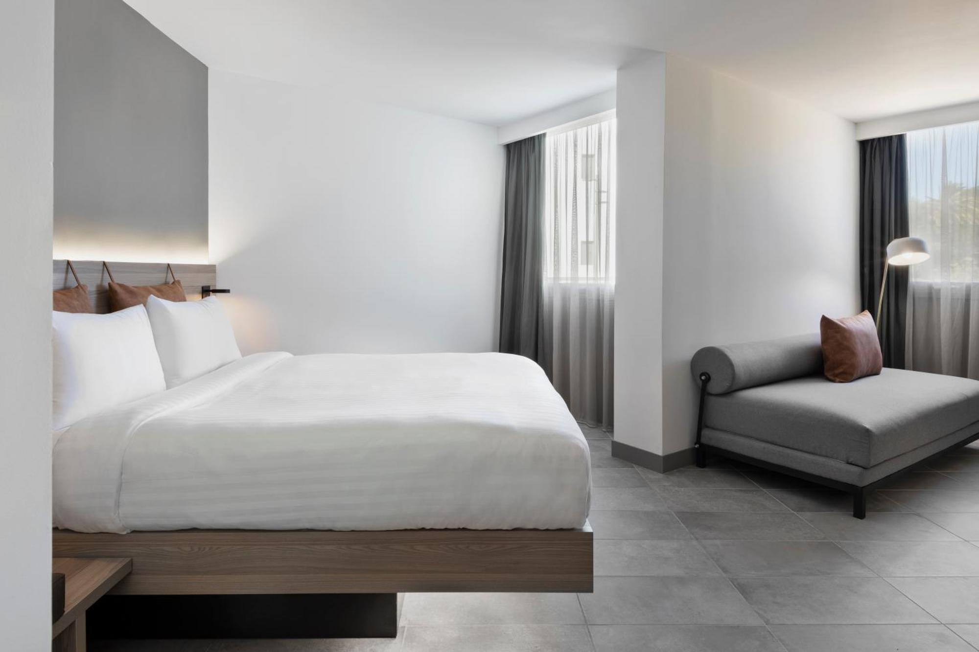 Moxy La Ciotat Hotel ภายนอก รูปภาพ