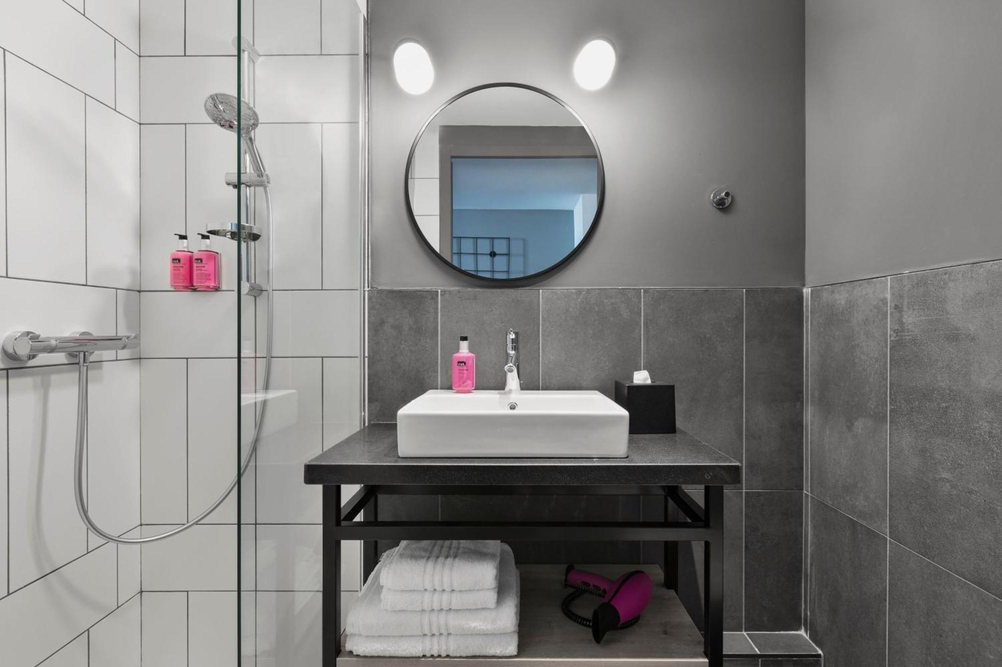 Moxy La Ciotat Hotel ภายนอก รูปภาพ